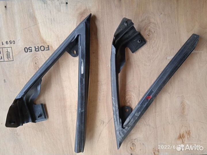 Уплотнитель двери ford Mustang 5