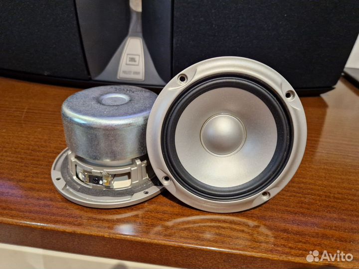 Динамики Сч-Нч JBL Studio L Series