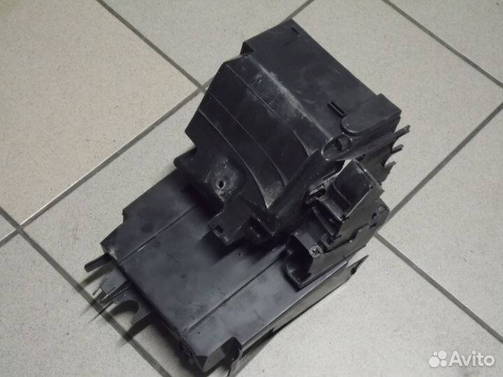 Корпус блока предохранителей Пежо 308