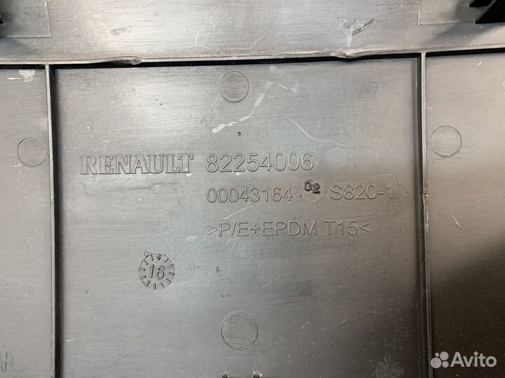 Накладка панели приборов Renault T