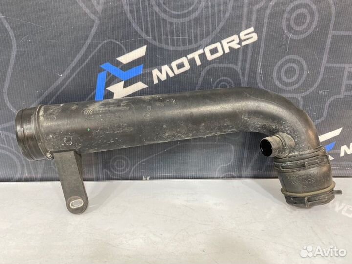 Патрубок воздушного фильтра Volkswagen Passat