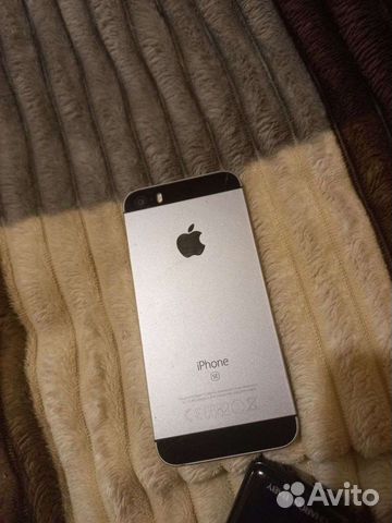 Телефон iPhone se