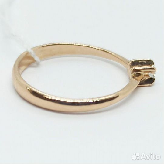 Кольцо с природным камнем Золото