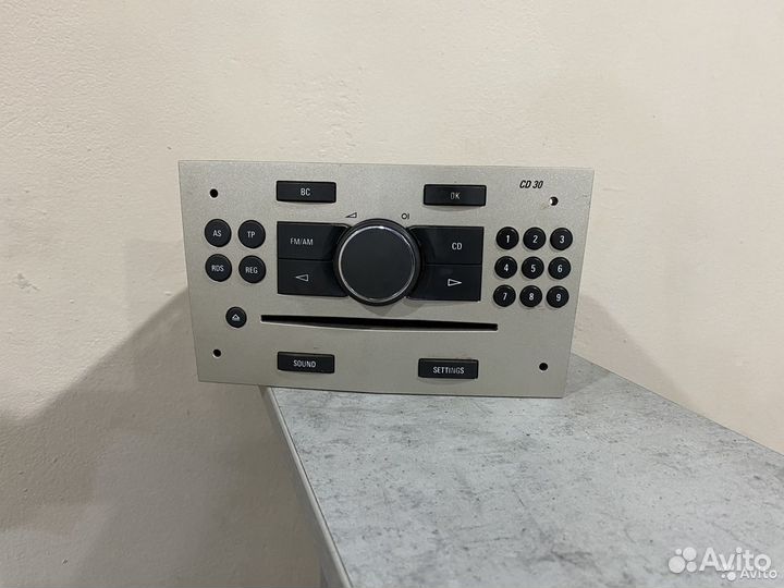 Штатная магнитола Opel Astra H