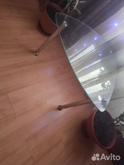 Журнальный столик стеклянный