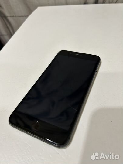 iPhone 8 Plus, 64 ГБ