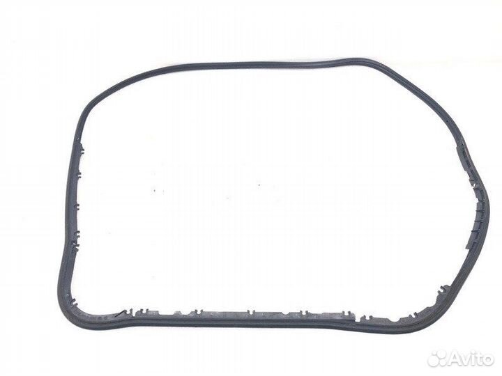 Уплотнительная резинка боковой двери передняя