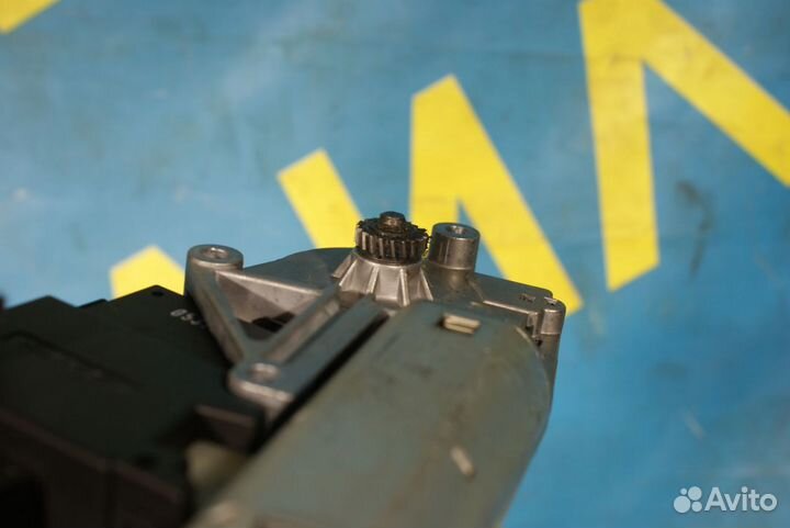 Моторчик люка BMW X5 E53