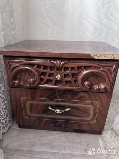 Тумбочка прикроватная роза