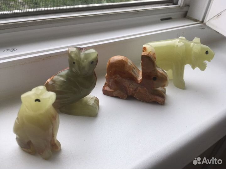Фигурки из оникса