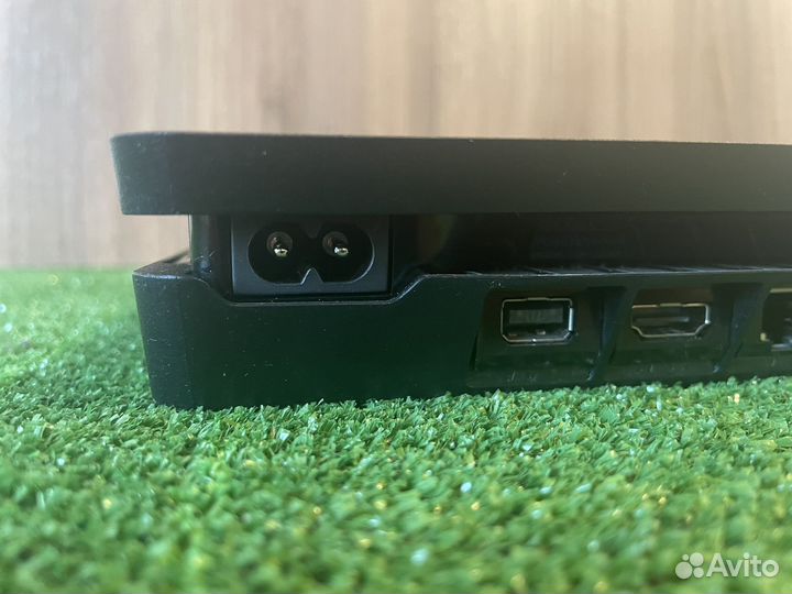 Sony PS4 slim 1tb +игры