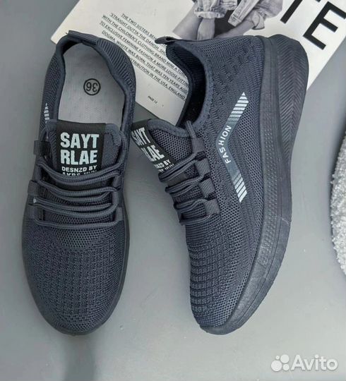 Кроссовки новые