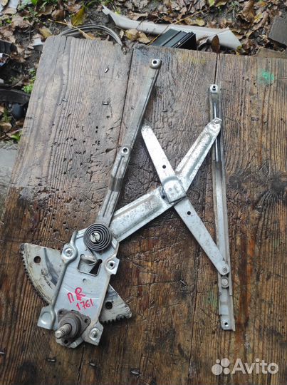 Стеклоподъемник передний пр. механич Corolla AE110