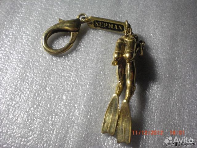 Брелок подвеска бронза водолаз