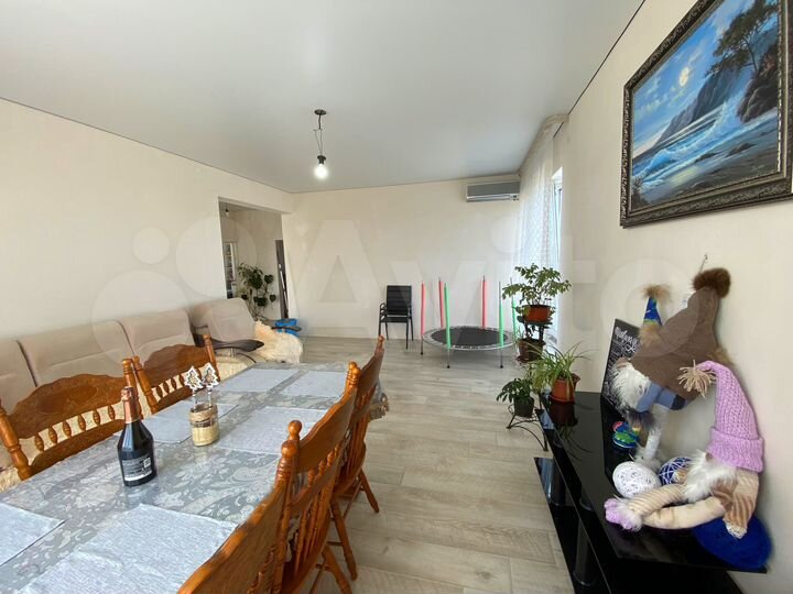 Дом 183,8 м² на участке 6 сот.