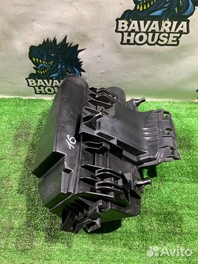 Корпус воздушного фильтра Mercedes-Benz E-Class