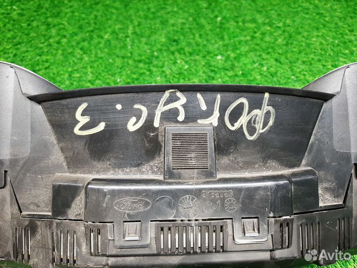 В наличии: приборная панель Ford Focus 3