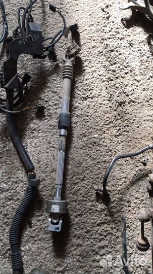 Продаю рулевой карданчик Бмв е60 Авторазбор