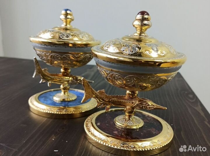 Коллекционная икорница с осетром