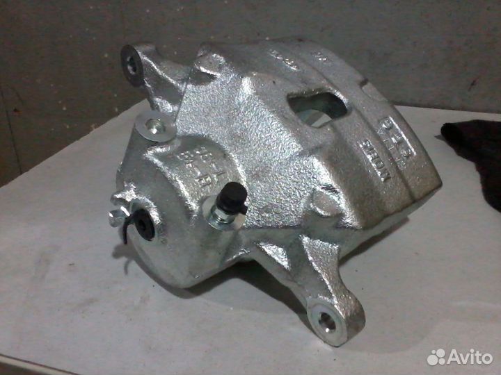 Hyundai i40 суппорт