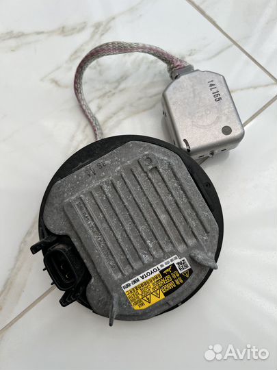 Блок розжига ксенона Toyota Lexus 85967-45010