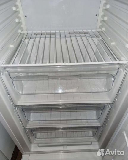 Морозильник Indesit SFR 167 NF