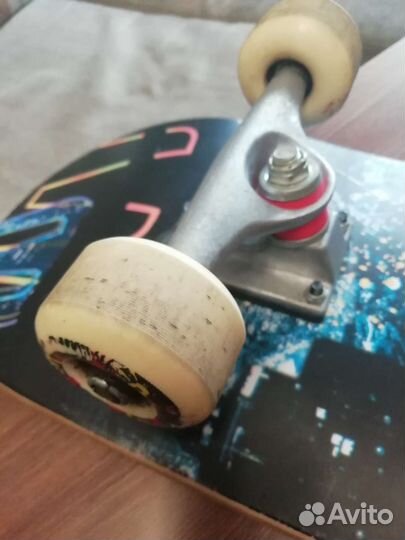 Скейтборд в хорошем состояние