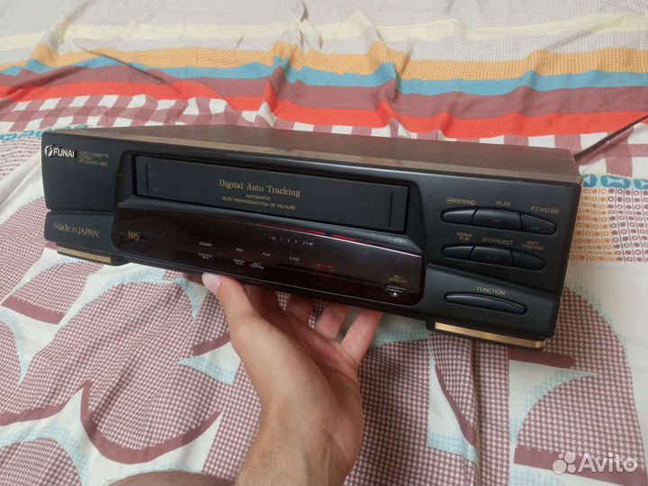 Видеомагнитофон кассетный Funai