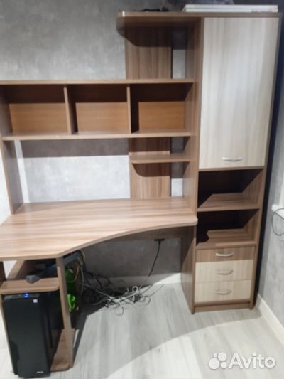 Письменный детский стол 