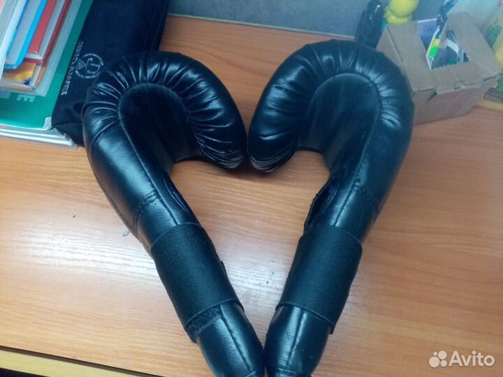 Боксерские перчатки