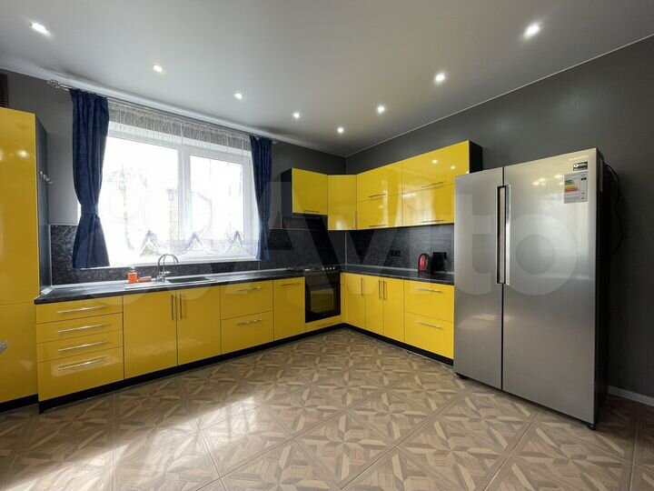 Дом 200 м² на участке 11 сот.