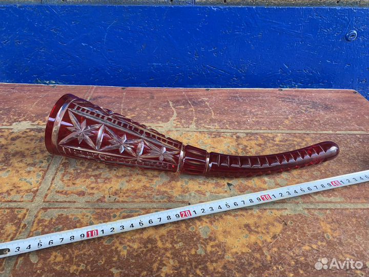 Рог сувенирный цветное красное стекло СССР