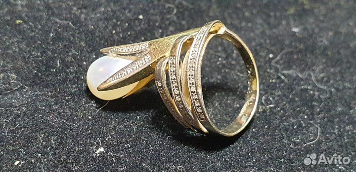 Золотое кольцо 585пр.с жемчужиной и бриллиантами