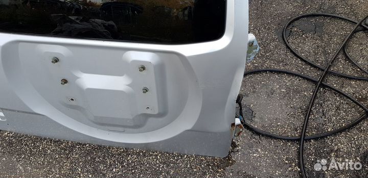 Mitsubishi Pajero 3 2000-2006 Крышка багажника