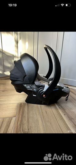 Автокресло stokke izi