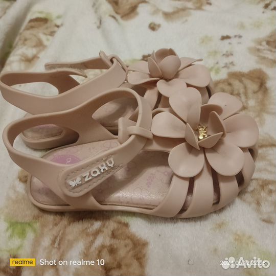 Босоножки zaxy