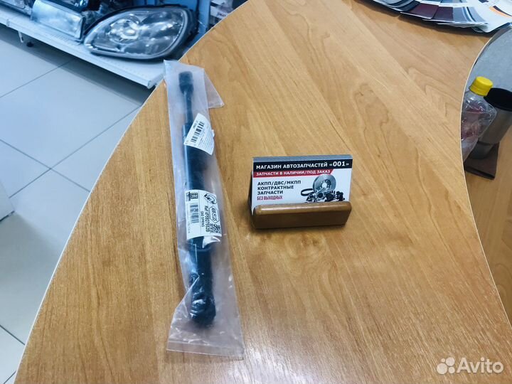 Амортизатор крышки багажника audi A6 04-11