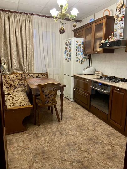 2-к. квартира, 60 м², 3/6 эт.