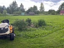 Покос травы трактором и триммером