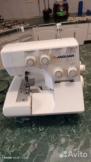 Швейная машина Jaguar оверлок