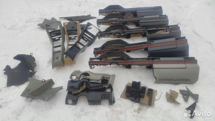 Торпедо накладка пластик mercedes w124