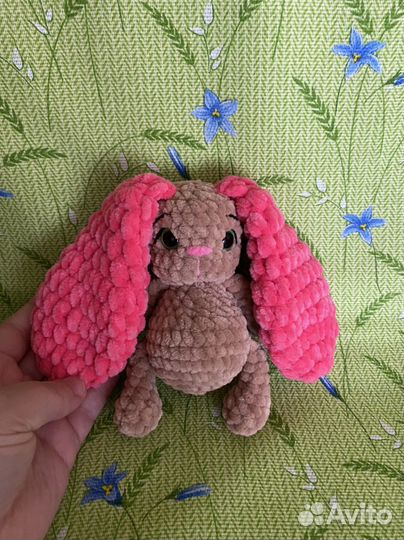 Вязанные игрушки зайка