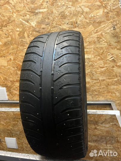 Bridgestone Ice Cruiser 7000 235/55 R17