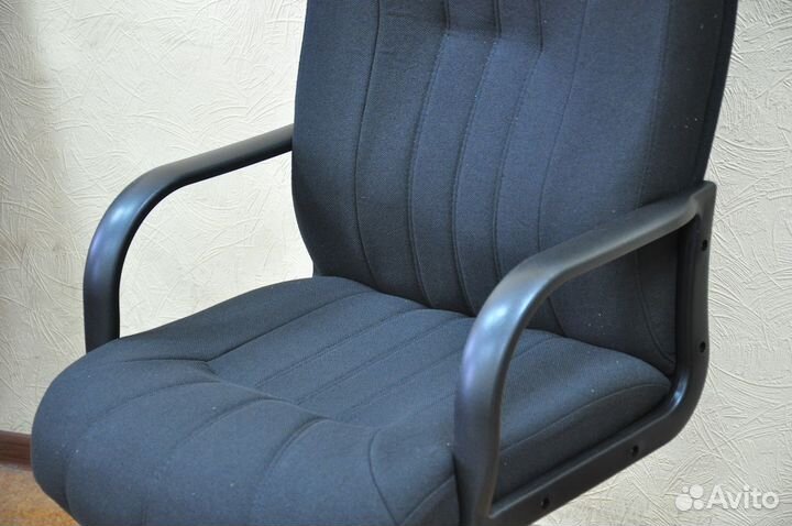 Офисное кресло 