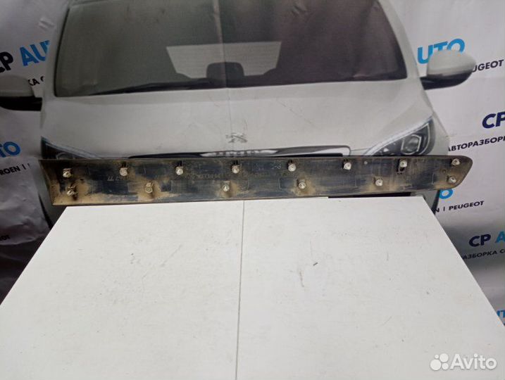 Молдинг двери передний левый Peugeot Partner M59