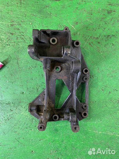 Кронштейн двигателя peugeot 607