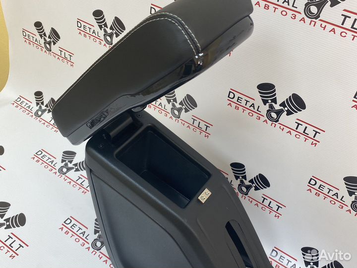 Веста Штатный подлокотник LADA Vesta