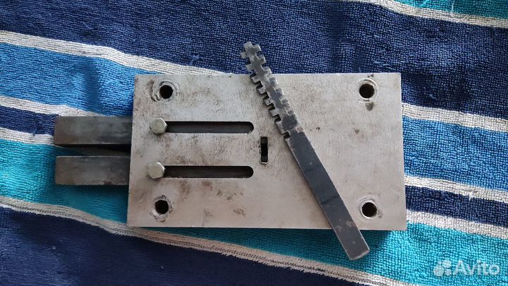 Замок гаражный реечный