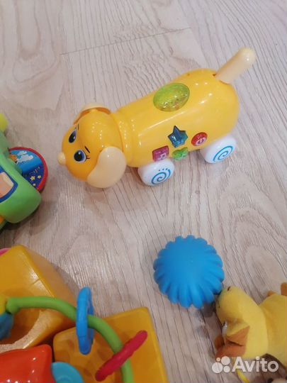 Развивающие игрушки для малышей пакетом
