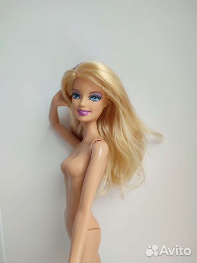 Барби фашионистас на теле лукс